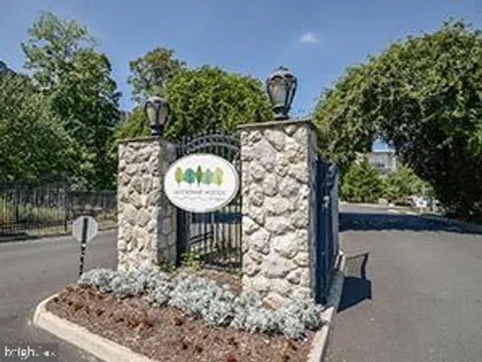 Property Slideshow image 2 of 25 | 19365 cypress ridge ter 306, Leesburg, VA, 20176