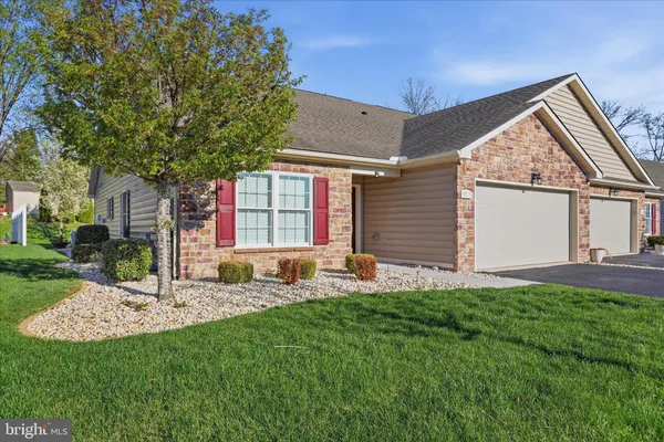 Property Slideshow image 3 of 39 | 9723 cobble stone ct, Hagerstown, MD, 21740