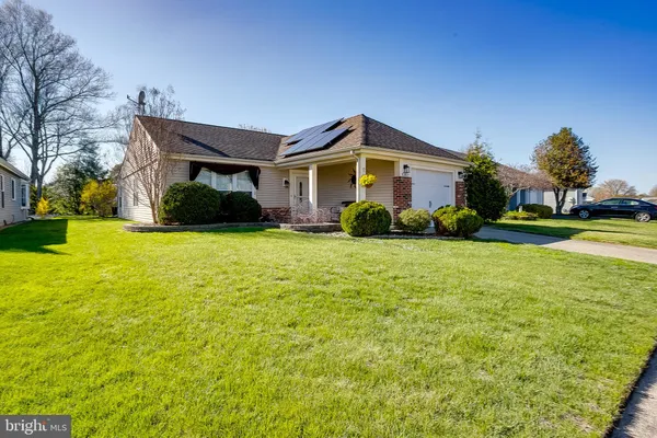 Property Slideshow image 2 of 26 | 32 finchley ct, Southampton, NJ, 08088