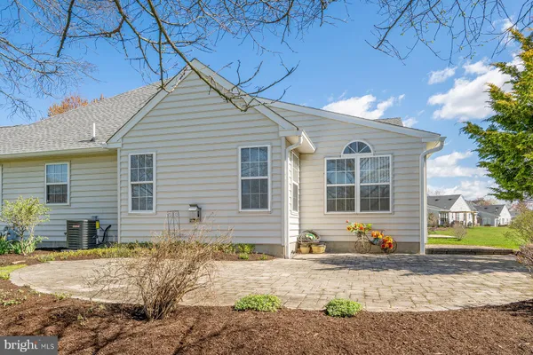 Property Slideshow image 2 of 22 | 136 haslan ln, Coatesville, PA, 19320