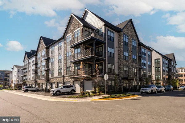 Property Slideshow image 2 of 32 | 23665 havelock walk ter 406, Ashburn, VA, 20148