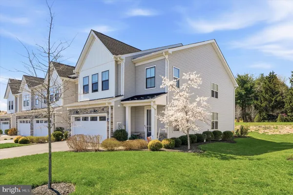 Property Slideshow image 2 of 28 | 380 huntington ln, Ambler, PA, 19002