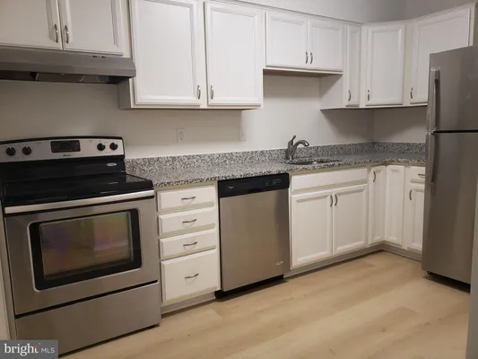 Property Slideshow image 2 of 29 | 15115 interlachen dr 3-515, Silver Spring, MD, 20906