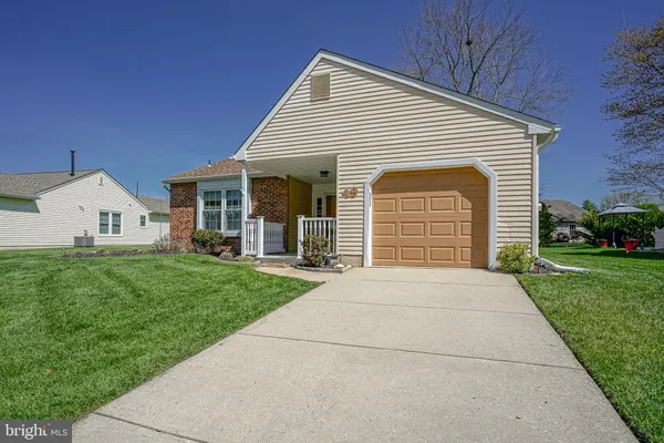 Property Slideshow image 3 of 26 | 49 lakebridge, Deptford, NJ, 08096