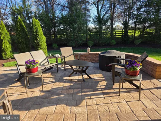 Property Slideshow image 3 of 10 | 6198 chancellorsville dr, Gainesville, VA, 20155