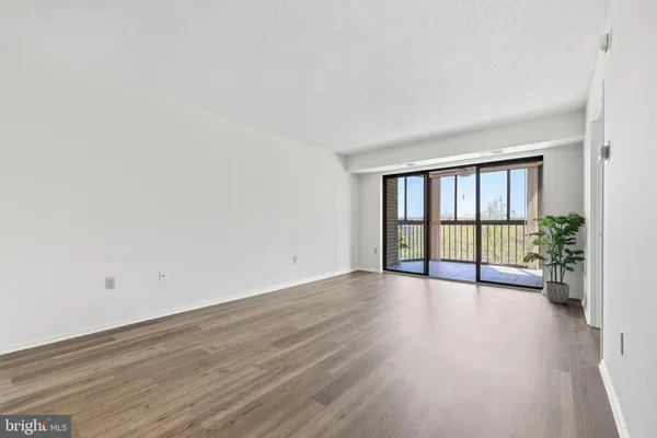 Property Slideshow image 2 of 29 | 15107 interlachen dr 2-1006, Silver Spring, MD, 20906