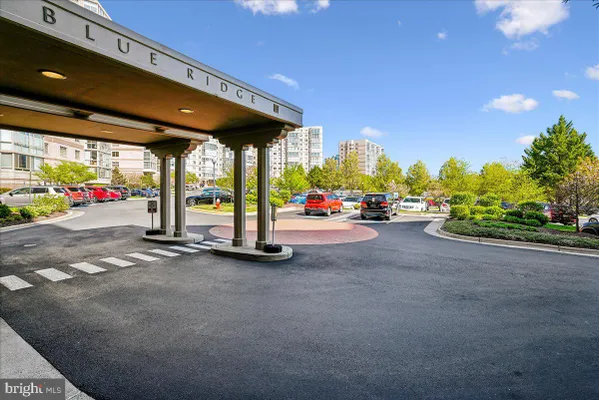 Property Slideshow image 2 of 56 | 19375 cypress ridge ter 604, Leesburg, VA, 20176