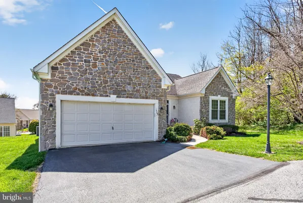 Property Slideshow image 2 of 39 | 1504 iron horse ct, Downingtown, PA, 19335