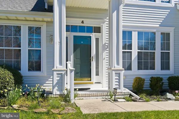 Property Slideshow image 3 of 65 | 4 swan lake ct, Barnegat, NJ, 08005