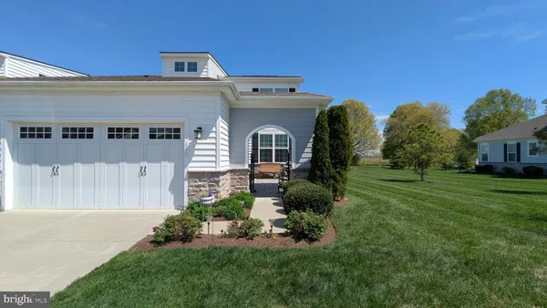 Property Slideshow image 2 of 33 | 802 moorings cir 21, Stevensville, MD, 21666