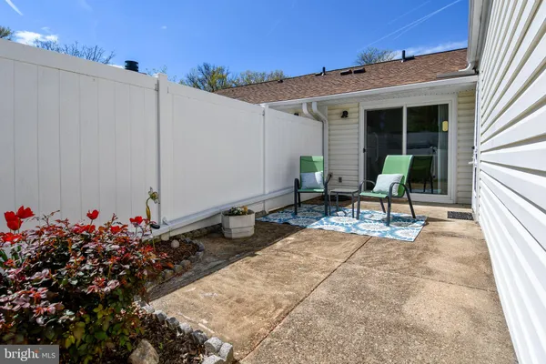 Property Slideshow image 3 of 33 | 14802 lindsey ln 225-b, Silver Spring, MD, 20906