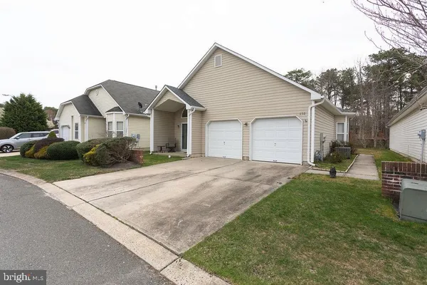 Property Slideshow image 3 of 31 | 138 atlantic hills blvd, Manahawkin, NJ, 08050