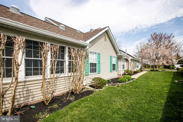 Property Slideshow image 3 of 27 | 26 skyline dr, Lakewood, NJ, 08701
