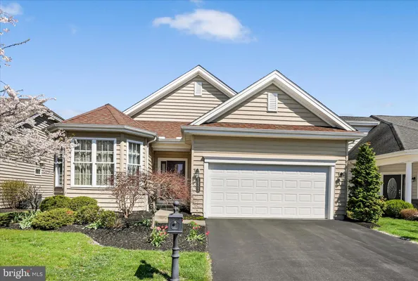 Property Slideshow image 2 of 41 | 1452 emerson dr, Mount Joy, PA, 17552