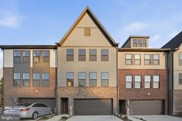 Property Slideshow image 2 of 29 | 1358 crested wood dr, Laurel, MD, 20724