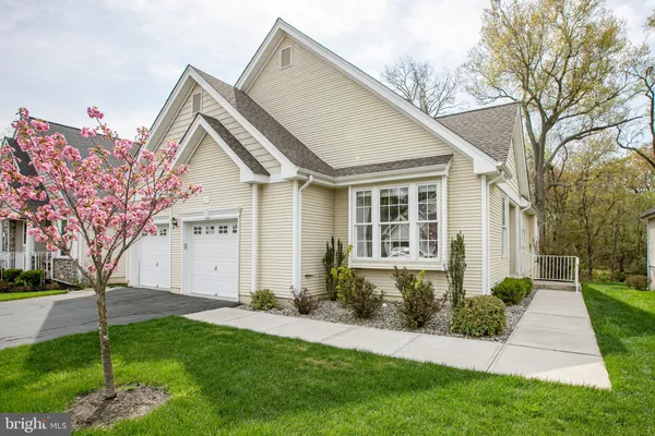 Property Slideshow image 3 of 35 | 37 bear meade dr, Hamilton, NJ, 08691