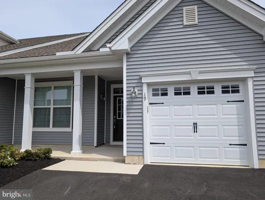 Property Slideshow image 2 of 37 | 19 prestwick ln, Williamstown, NJ, 08094
