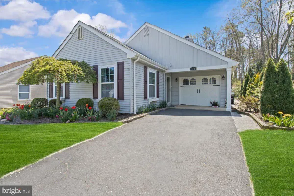 Property Slideshow image 3 of 29 | 32 buckingham dr, Southampton, NJ, 08088