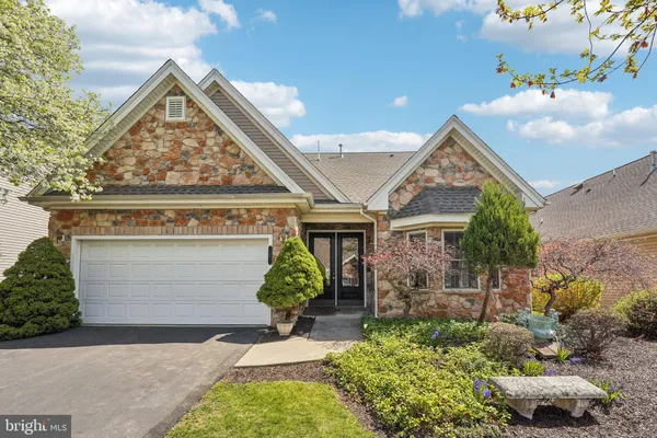 Property Slideshow image 2 of 36 | 5 nottingham ln, Easton, PA, 18045