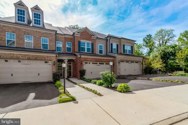 Property Slideshow image 2 of 14 | 6421 beatles ln, Alexandria, VA, 22310