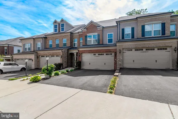 Property Slideshow image 3 of 14 | 6421 beatles ln, Alexandria, VA, 22310