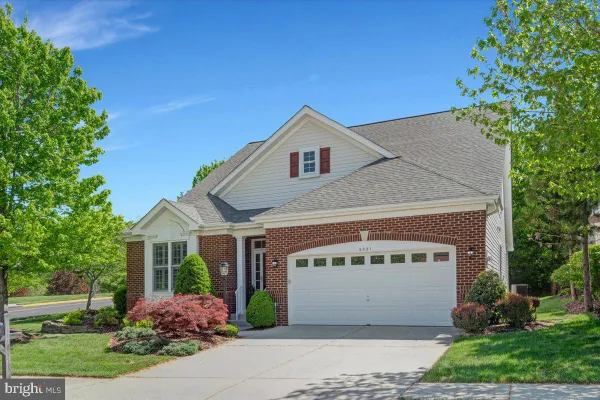 Property Slideshow image 3 of 51 | 6921 netherstone ct, Gainesville, VA, 20155