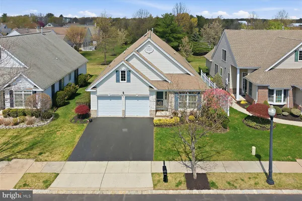 Property Slideshow image 3 of 41 | 35 chesapeake dr, Holmdel, NJ, 07733
