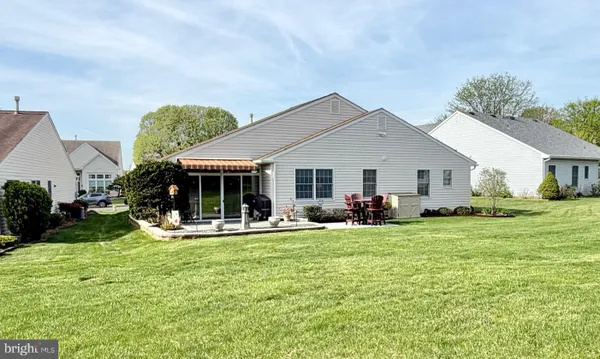 Property Slideshow image 2 of 83 | 236 wagon wheel ln, Columbus, NJ, 08022