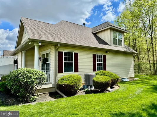 Property Slideshow image 2 of 7 | 44 regents ct, Bensalem, PA, 19020