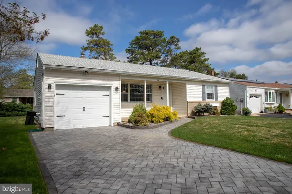Property Slideshow image 2 of 21 | 13 nostrand dr, Toms River, NJ, 08757