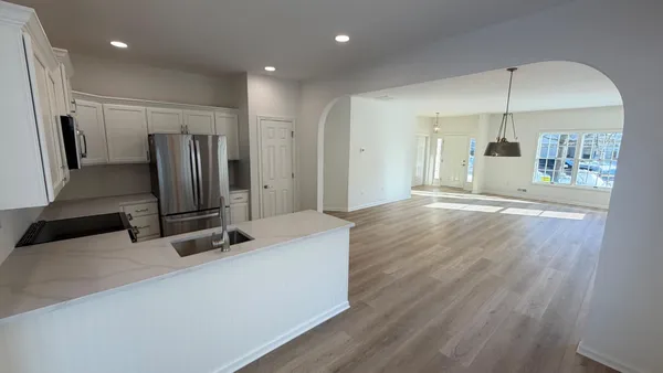 Property Slideshow image 3 of 8 | 49 wagon wheel ln, Columbus, NJ, 08022