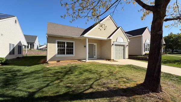 Property Slideshow image 2 of 8 | 49 wagon wheel ln, Columbus, NJ, 08022