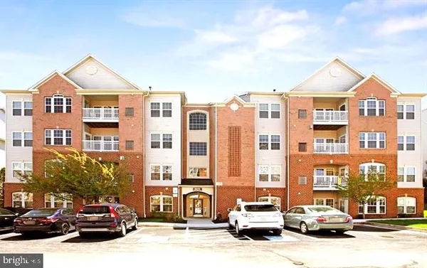 Property Slideshow image 2 of 12 | 8270 stone crop dr h, Ellicott City, MD, 21043