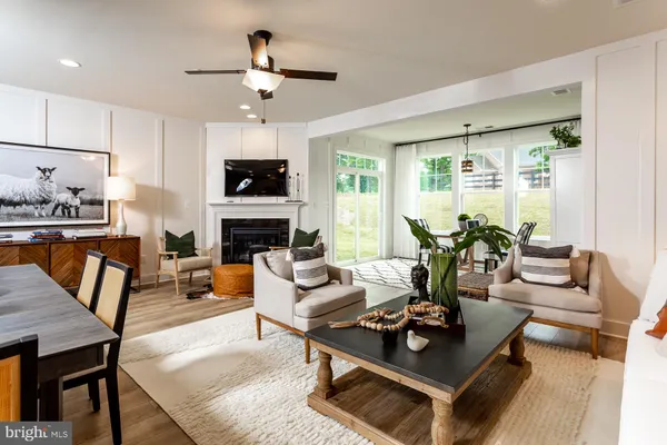 Property Slideshow image 3 of 22 | 19702 oleander ct, Hagerstown, MD, 21742