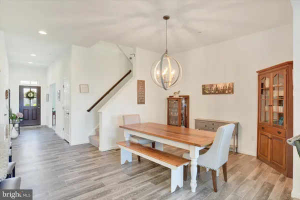 Property Slideshow image 2 of 21 | 800 aurora dr, Mechanicsburg, PA, 17055