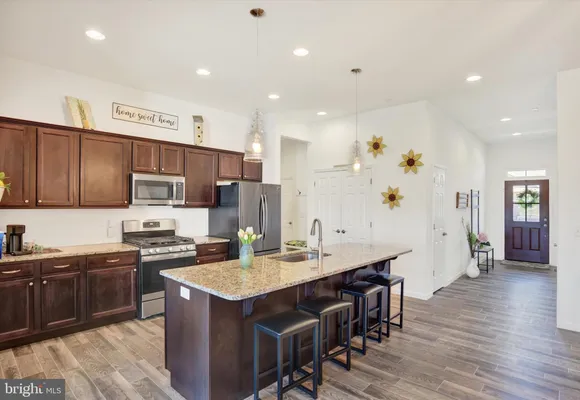 Property Slideshow image 3 of 21 | 800 aurora dr, Mechanicsburg, PA, 17055