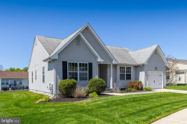 Property Slideshow image 3 of 23 | 417 woodruff trl, Mullica Hill, NJ, 08062