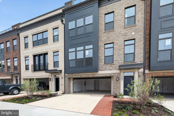 Property Slideshow image 2 of 26 | 1135 polaris rd nottingham 101, Potomac, MD, 20854