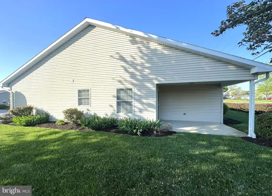 Property Slideshow image 3 of 35 | 501 parkview ln 101, Hanover, PA, 17331