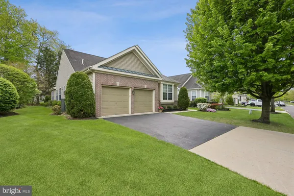 Property Slideshow image 2 of 29 | 131 glengarry ln, Hainesport, NJ, 08036