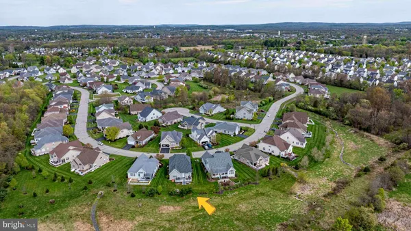 Property Slideshow image 3 of 39 | 1236 creekside ln, Quakertown, PA, 18951