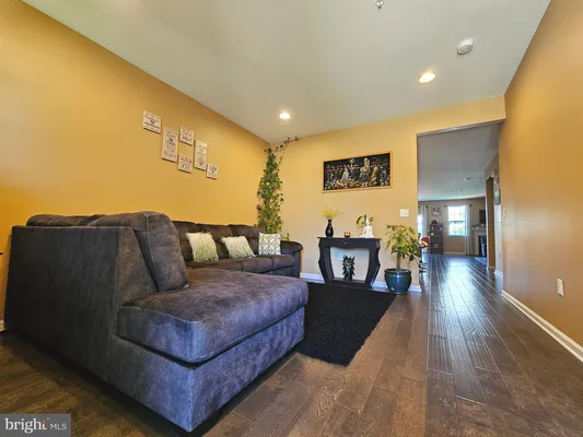 Property Slideshow image 3 of 29 | 3 cannon dr, Pennington, NJ, 08534