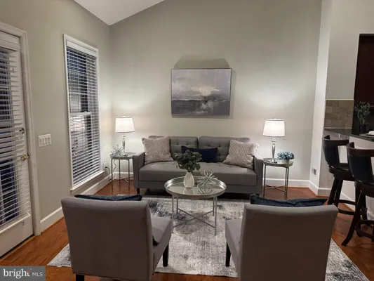 Property Slideshow image 2 of 10 | 8873 white orchid pl, Lorton, VA, 22079