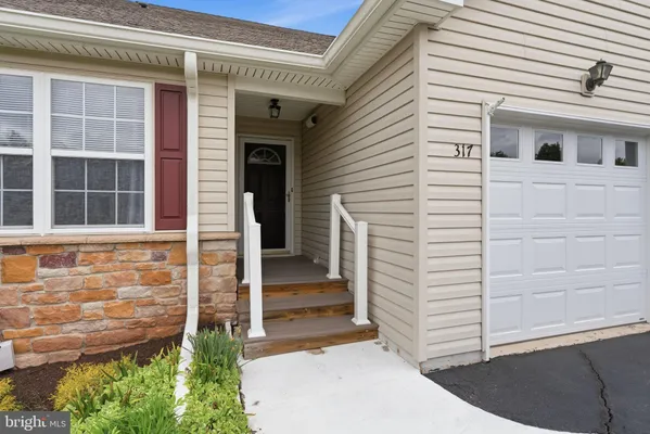 Property Slideshow image 3 of 35 | 317 jefferson ct, Royersford, PA, 19468