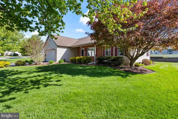 Property Slideshow image 3 of 45 | 6 springhouse dr, Myerstown, PA, 17067