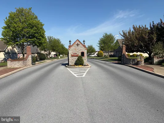 Property Slideshow image 3 of 36 | 931 cambridge dr, Manheim, PA, 17545