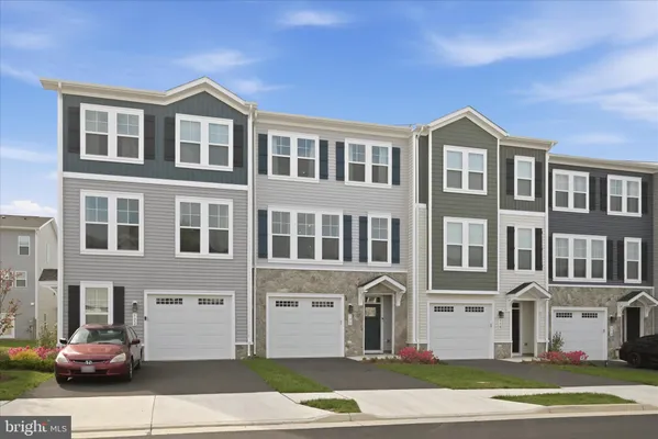 Property Slideshow image 3 of 67 | 120 leather flower dr, Lake Frederick, VA, 22630