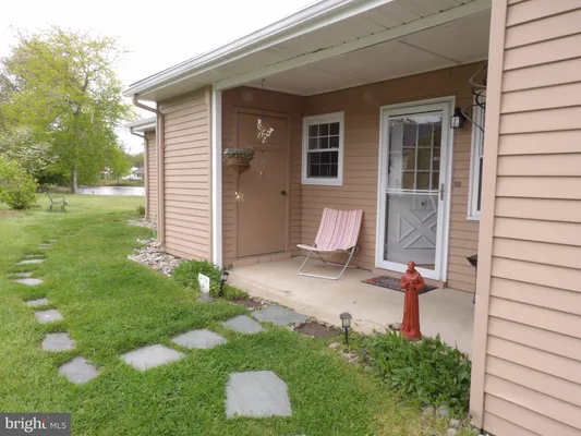 Property Slideshow image 2 of 6 | 26 thornbury pl, Southampton, NJ, 08088