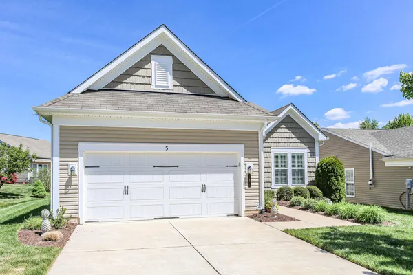 Property Slideshow image 3 of 42 | 5 battery point dr, Fredericksburg, VA, 22406