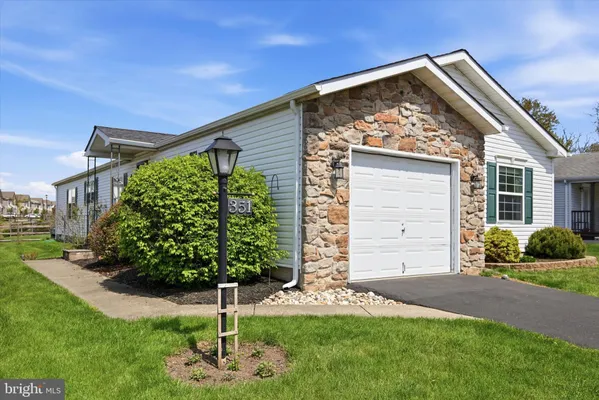 Property Slideshow image 2 of 25 | 351 farm ln, North Wales, PA, 19454